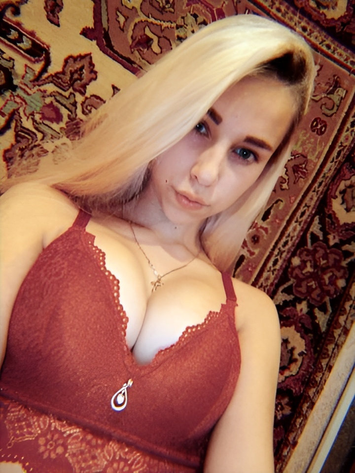 Соня привлекательная девушка из Красноуфимска цена от 1500 руб