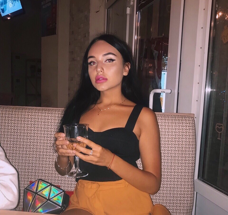 Индивидуалка Арина, доступна для личного знакомства от 3000 руб